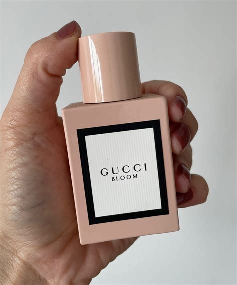 gucci bloom 30ml perfume.